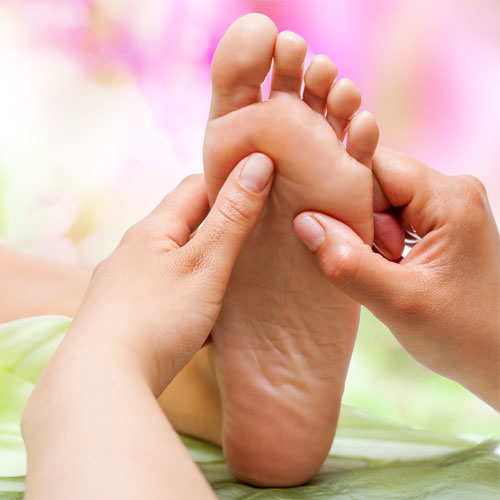 Foot Massage.<br> 
      Feet undergo a very relaxing experience as the reflex zones are manipulated and rubbed.